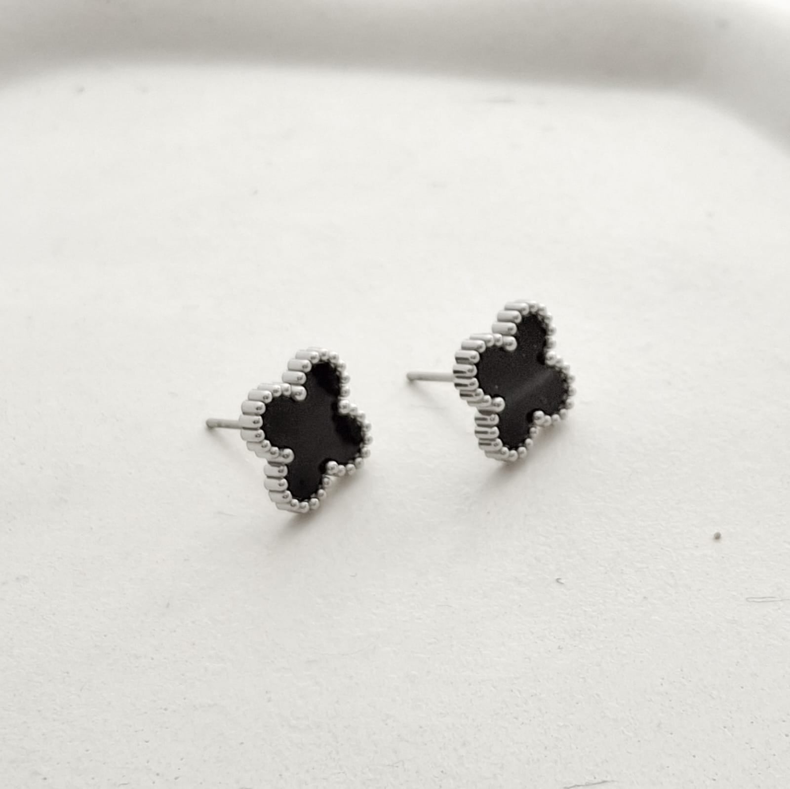 Brinco trevo em AÇO