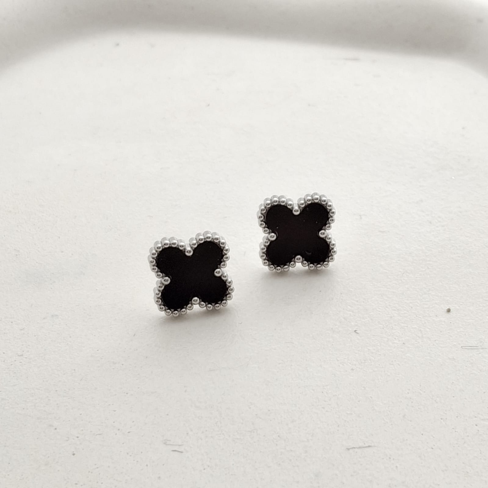 Brinco trevo em AÇO