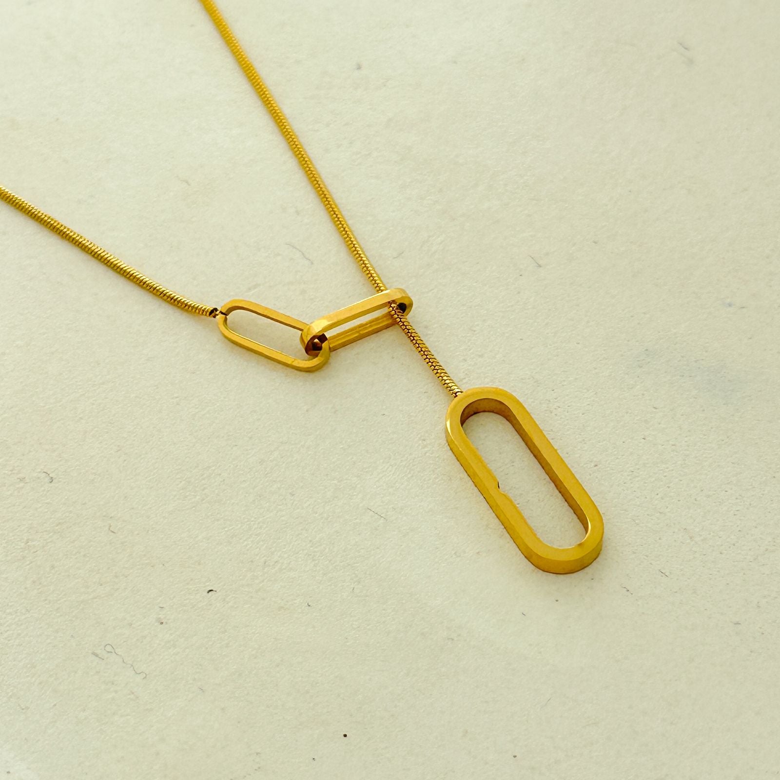 Colar gravatinha em AÇO