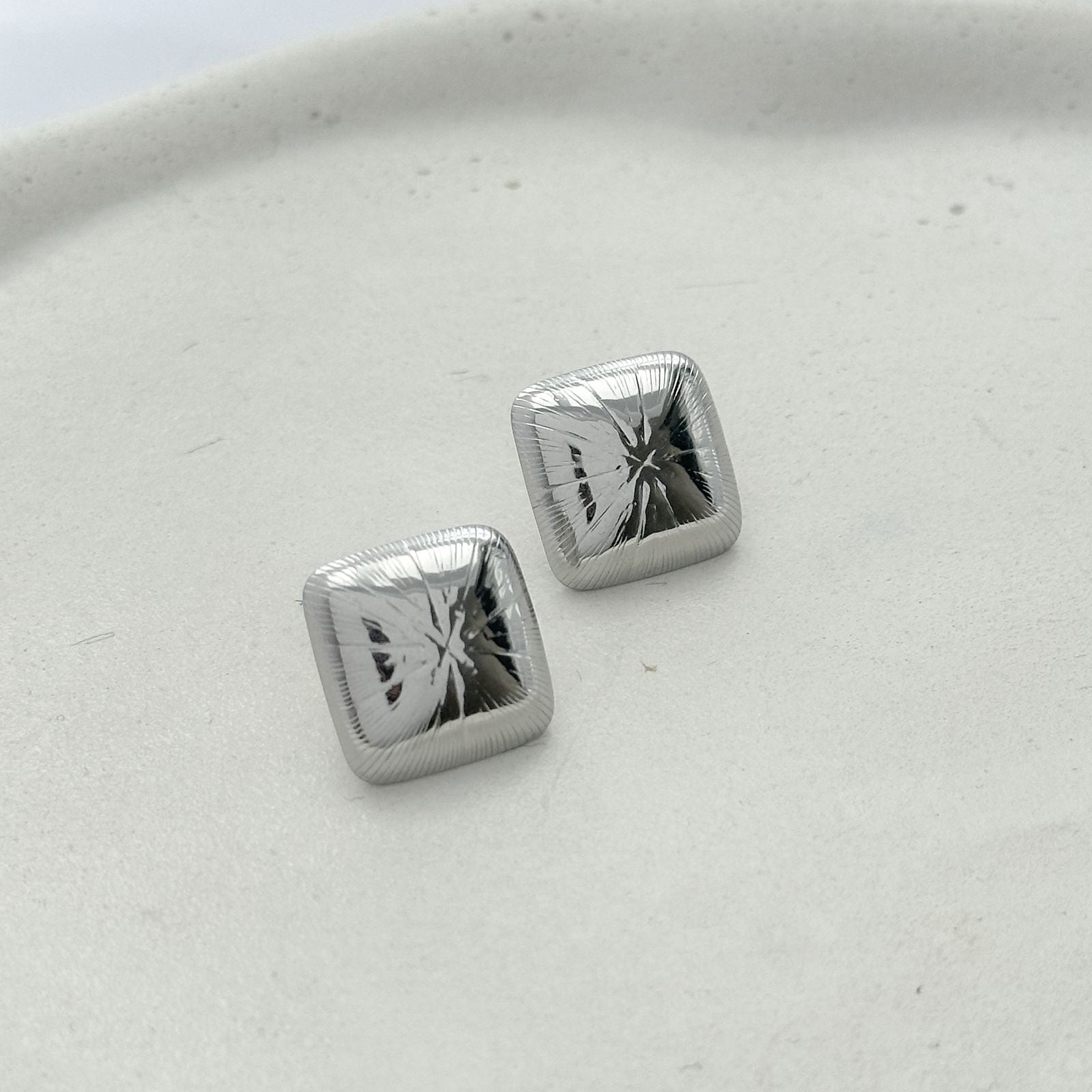 Brinco quadrado - aço