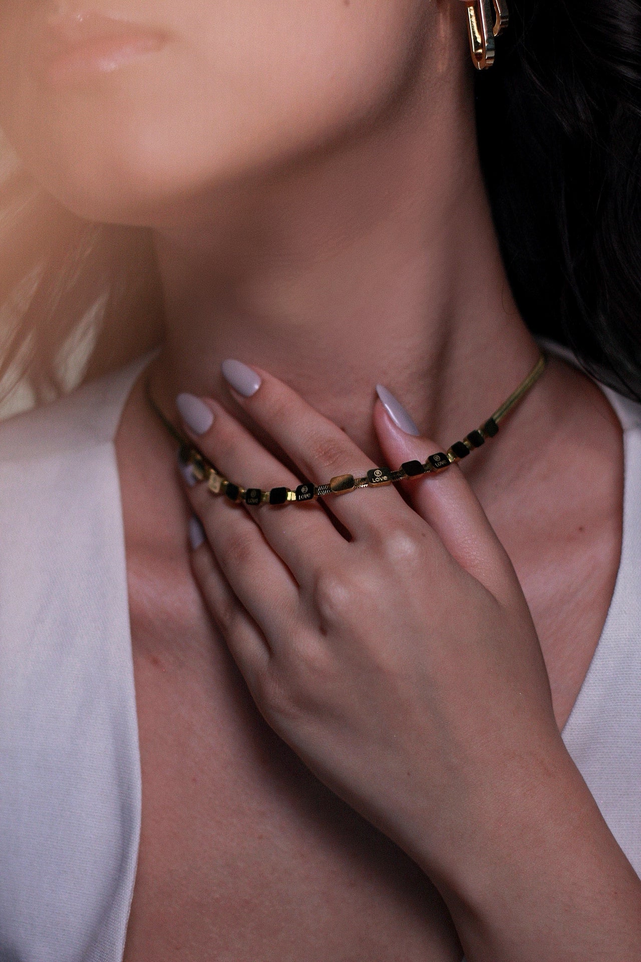 Colar em aço mini blocos