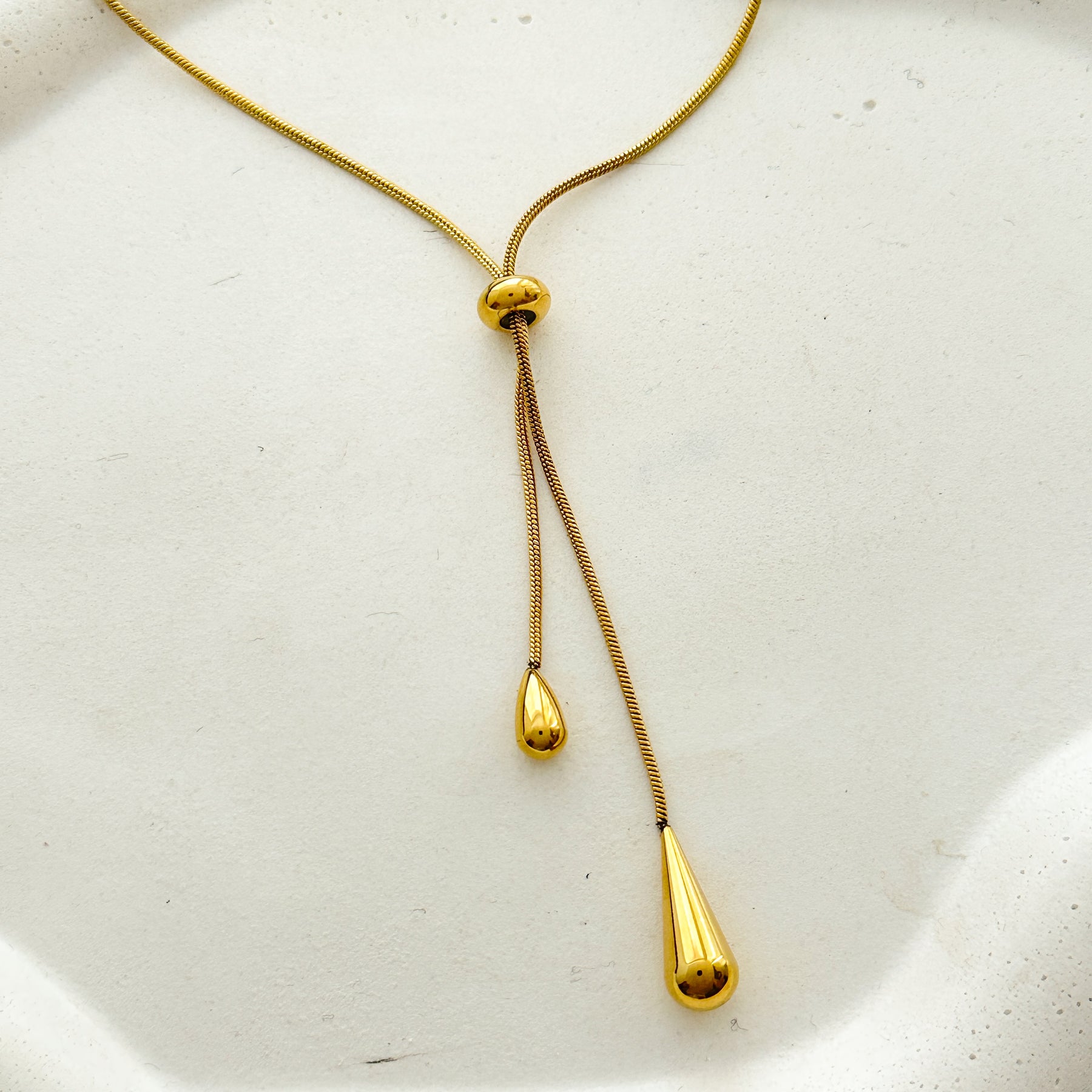 Colar gravatinha em aço