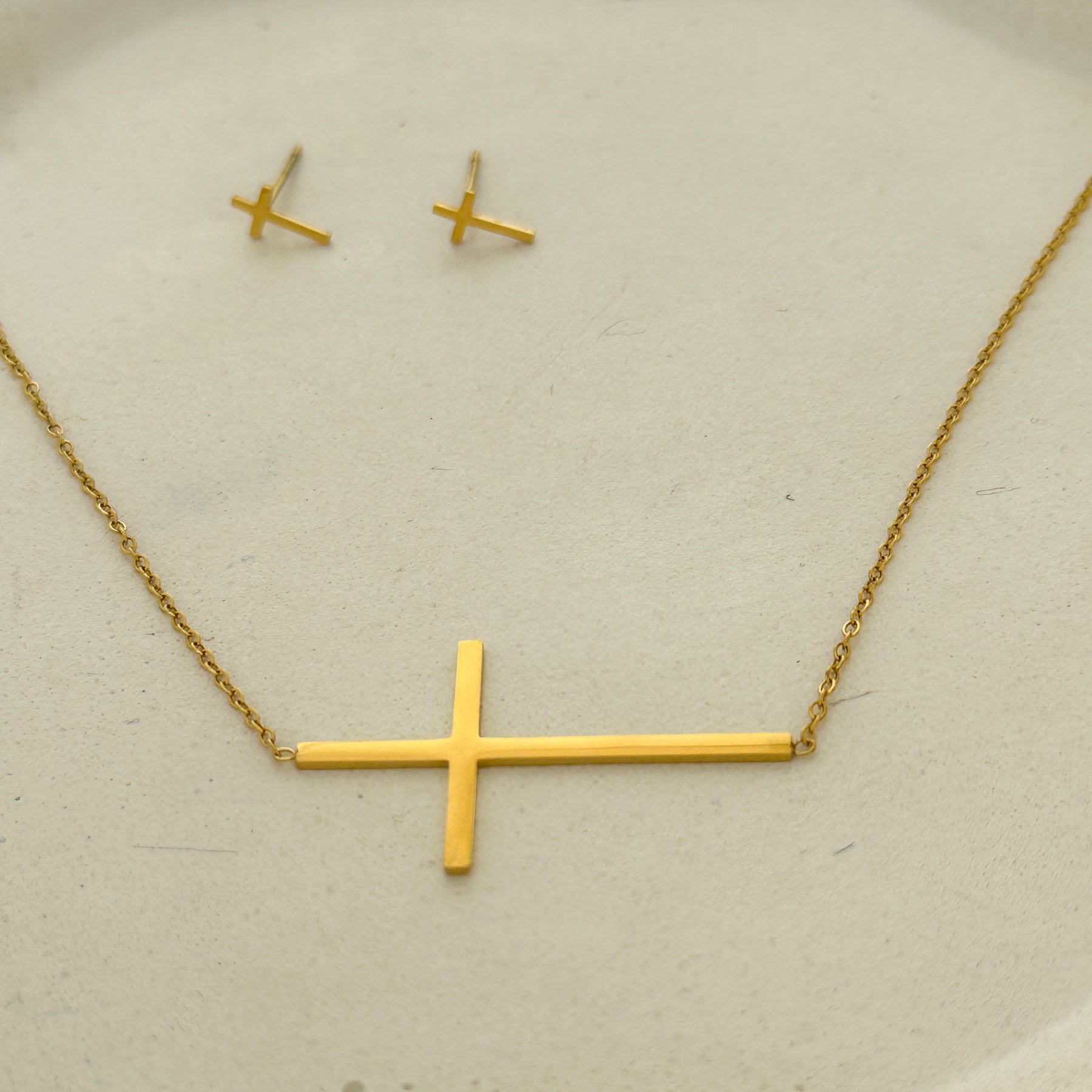 Conjunto cruz minimalista em aço