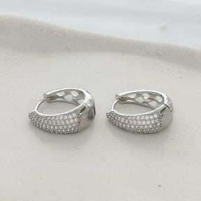 Brinco argola cravejada