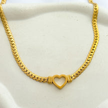 Colar em aço inoxidável com coração vazado