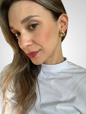 Brinco AÇO - mini coração dourado