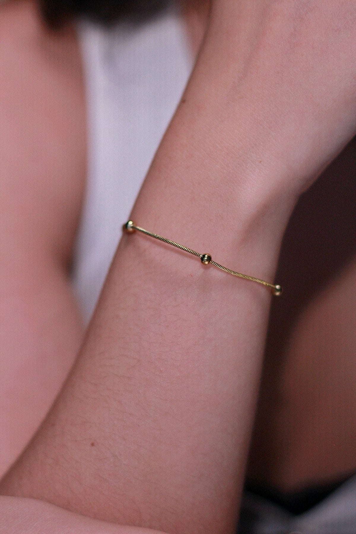 Pulseira em aço com mini esfera