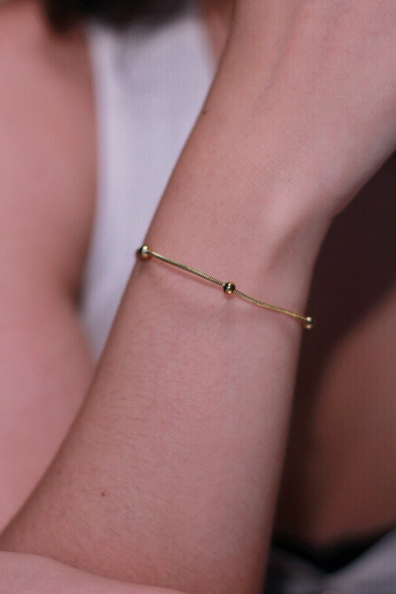 Pulseira em aço com mini esfera