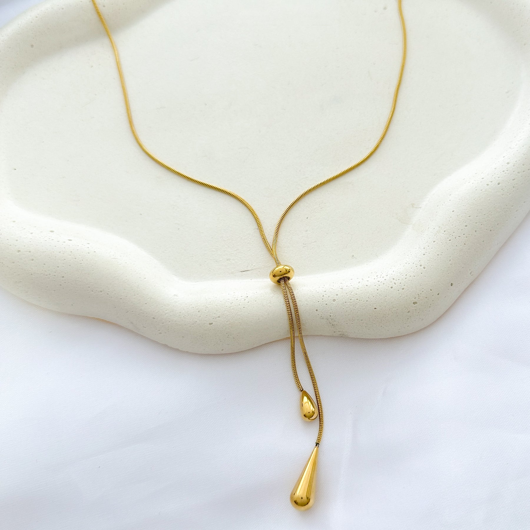 Colar gravatinha em aço