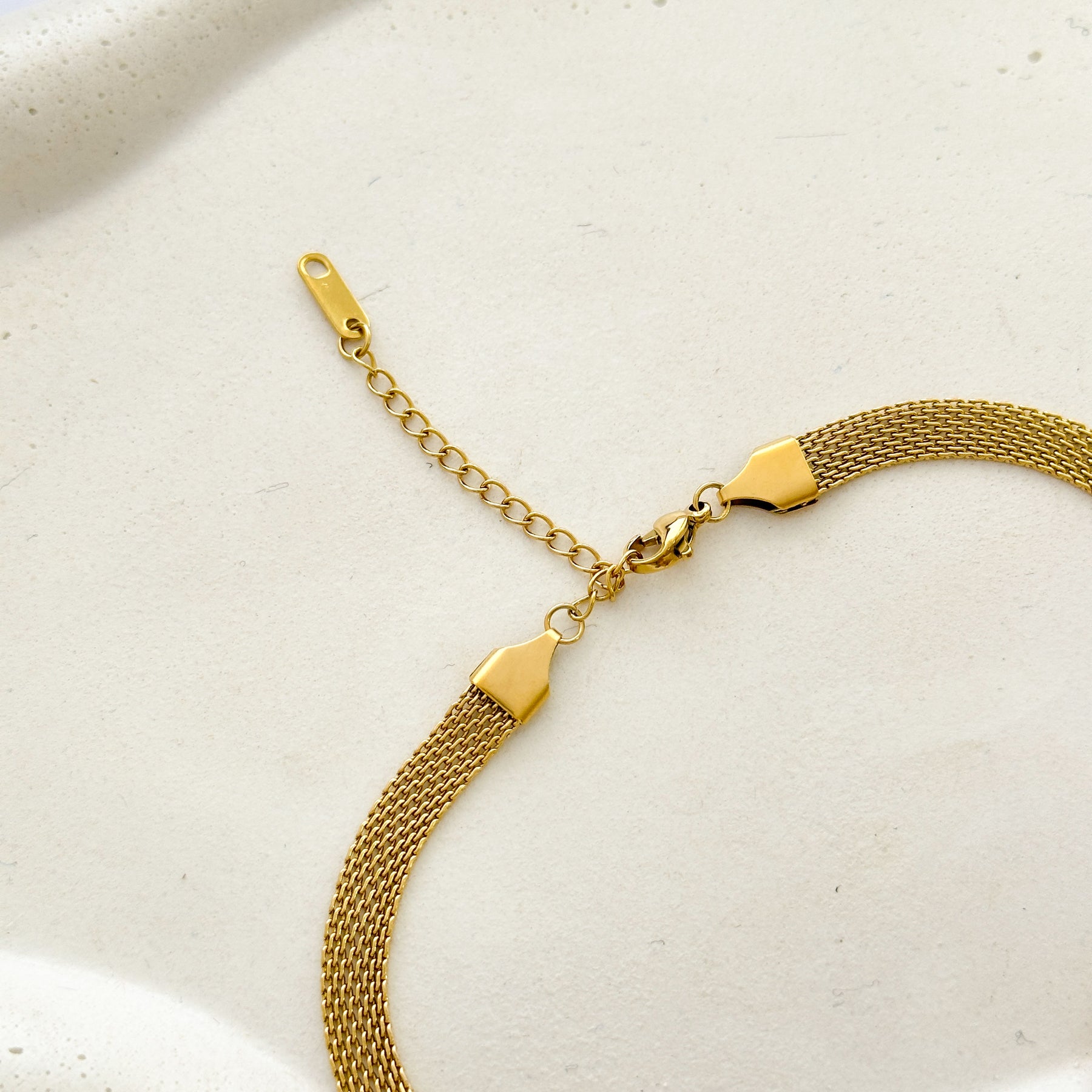 Colar em aço malha trançada