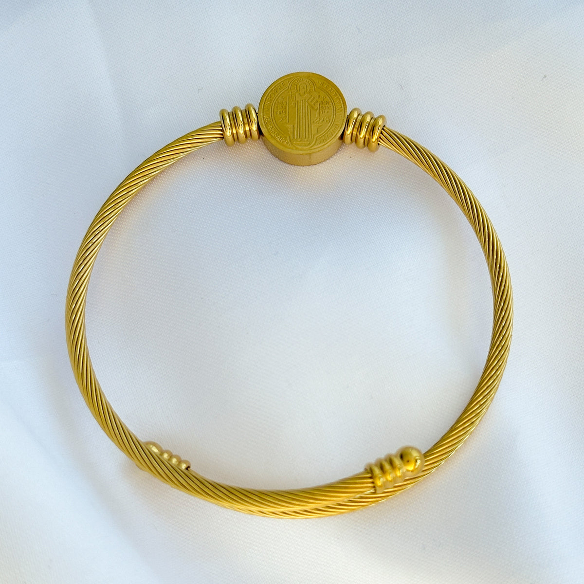 Bracelete em aço Cruz Sagrada