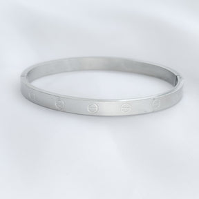 Bracelete em aço inspiração