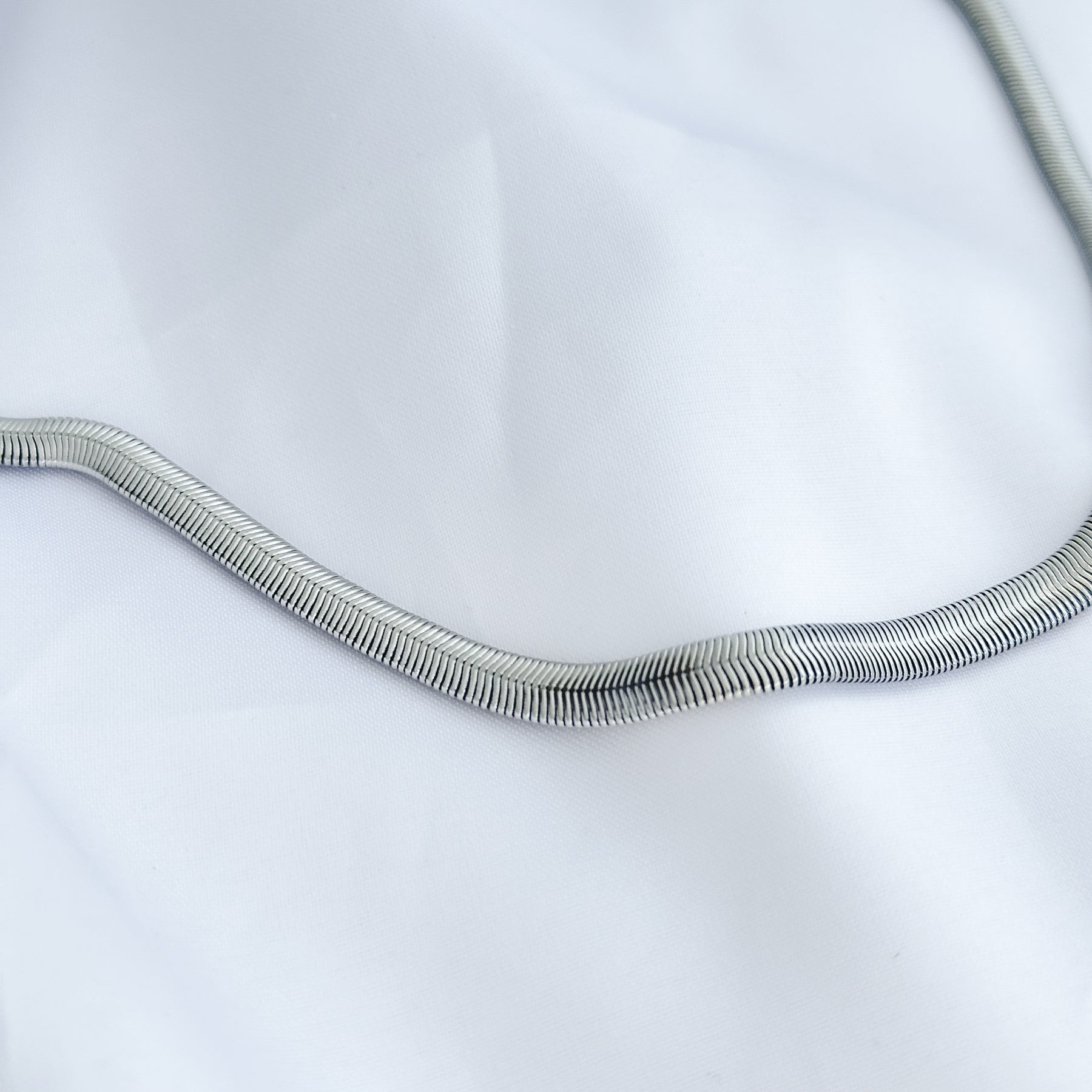 Colar longo malha em aço