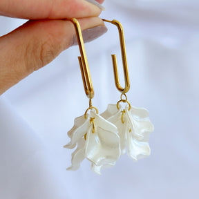 Brinco pétalas em aço