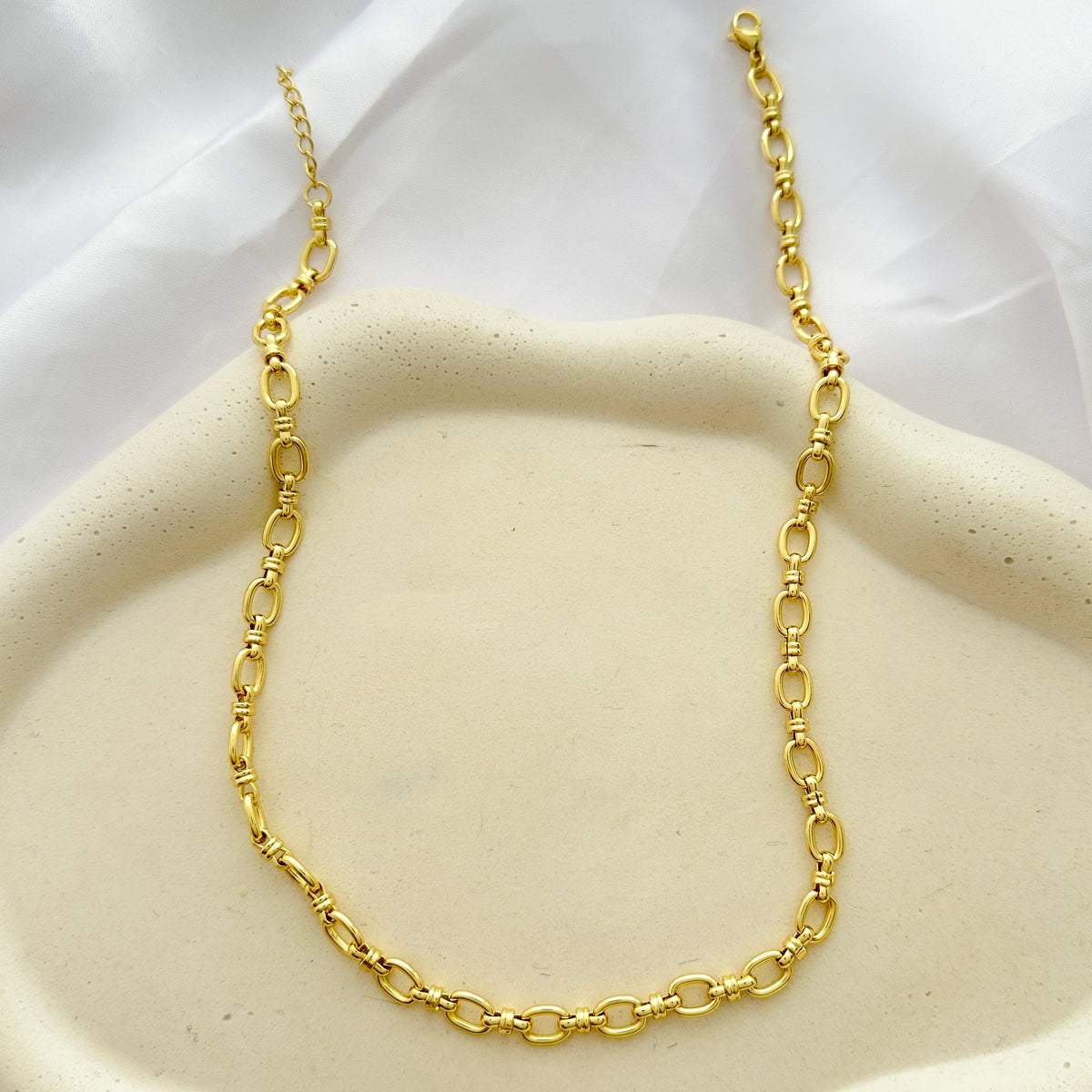 Colar elos dourado em aço