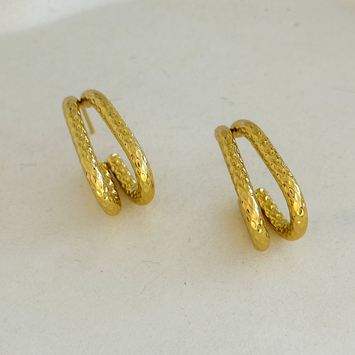 Brinco dourado - Aço