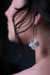 Brinco pétalas em aço