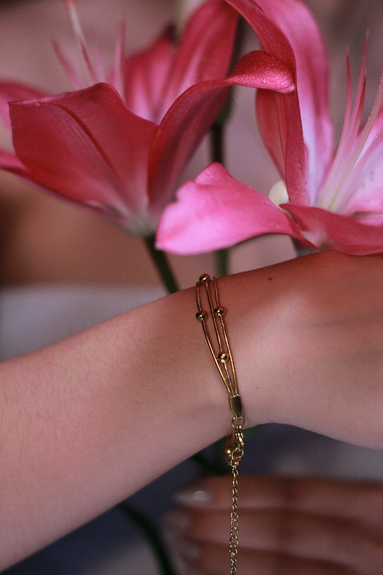 Pulseira em aço fios com mini esfera