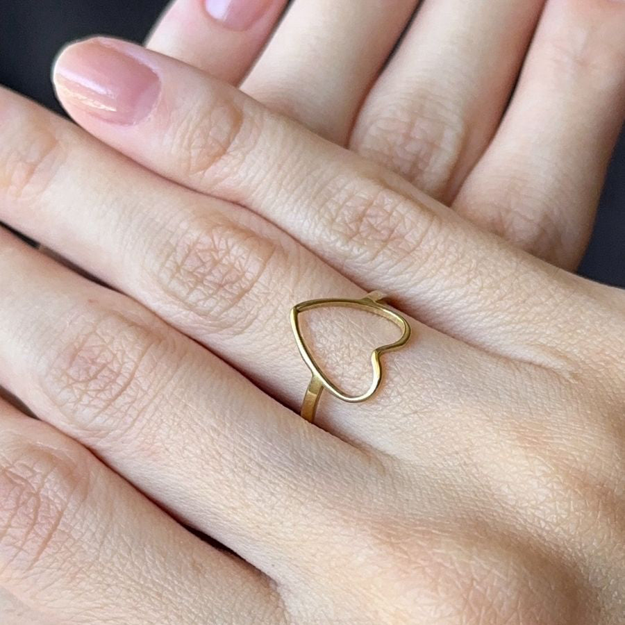 Anel coração vazado em aço